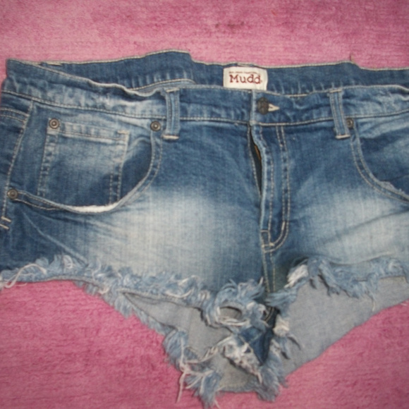 JR.S PLUS SZ 17 CUT OFF FRAYED DENIM JEAN SHORTS - Picture 1 of 3